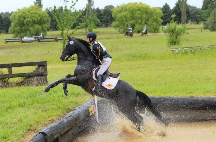 Crackberry Out of the Water Jump, Berrima